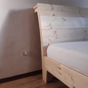 Letto in abete
