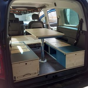 Allestimento camper rimovibile per furgone